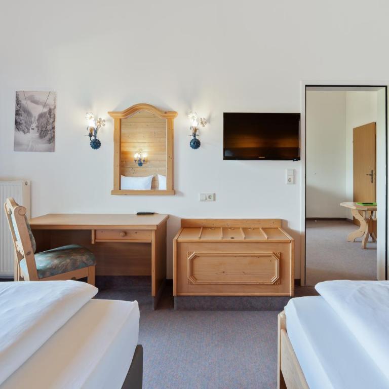 Hotel Gruberhof Innsbruck Igls B&B - Familienzimmer mit Bergblick - 5