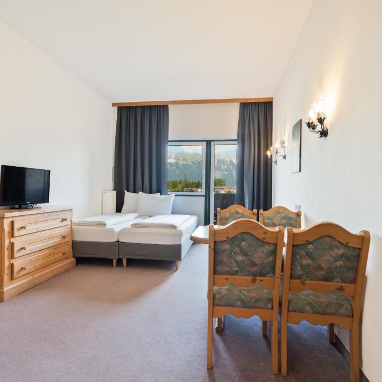 Hotel Gruberhof Innsbruck Igls B&B - Familienzimmer mit Bergblick - 4