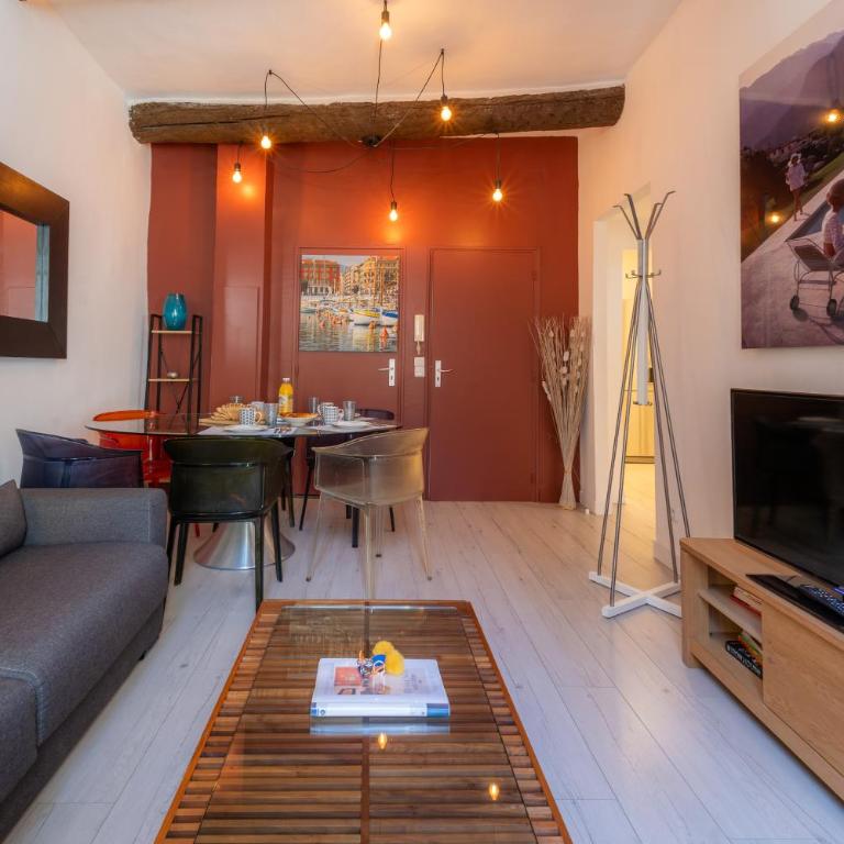 Old Town Nice, 2 bedrooms & 2 bathrooms,Quiet, AC for 4 people - Appartement 2 Chambres - Vue sur Ville - 1