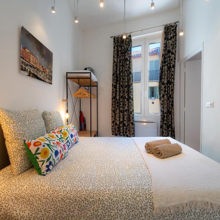 Old Town Nice, 2 bedrooms & 2 bathrooms,Quiet, AC for 4 people - Appartement 2 Chambres - Vue sur Ville - 35