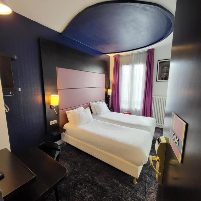 Accueil Hôtel Paris Pigalle Montmartre - Hôtel rénové - Chambre Lits Jumeaux Standard - 11