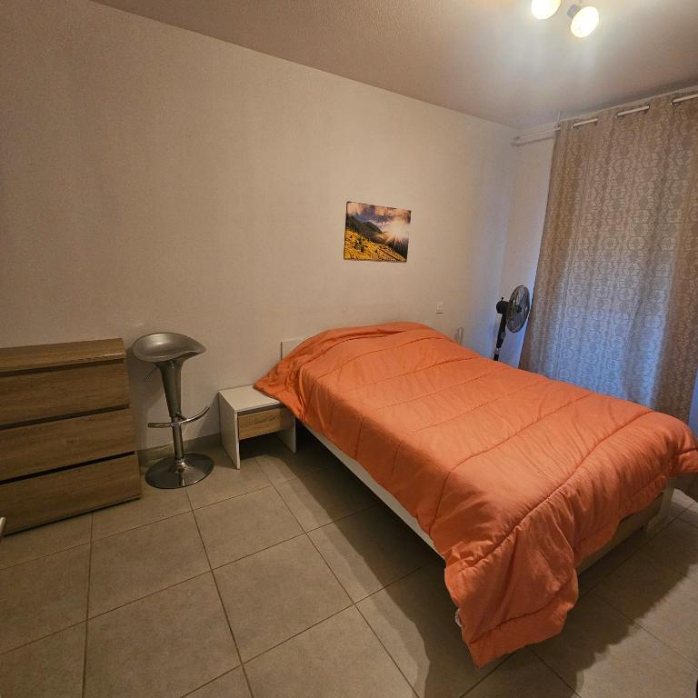 Appartement 3 pièces proche tous commerces - Appartement 2 Chambres - 8