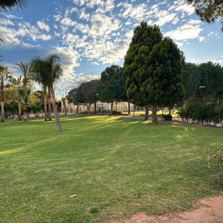 Playa, piscina y relax en Canet al Mar - Two-Bedroom Apartment with Terrace - 12