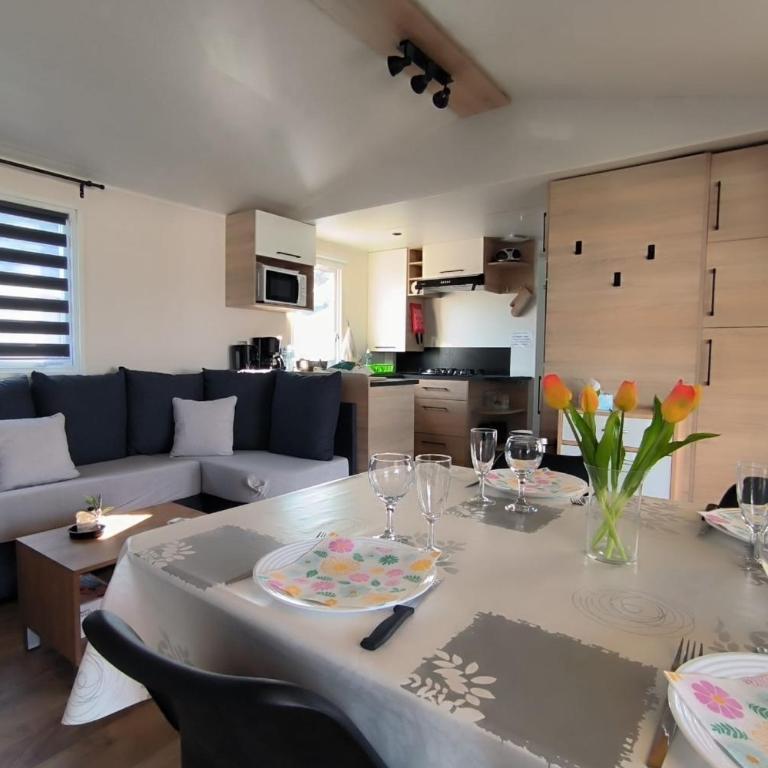 Mobilhome 3 chambres avec terrasse et magnifique jardin - Bungalow - 4