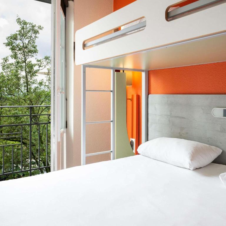 Ibis Budget Strasbourg Centre Gare - Chambre Triple avec 1 Lit Double et 1 Lit Superposé - 6