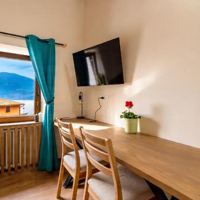 Lakeview apartments by GardaDoma - Camera Matrimoniale Piccola - 1