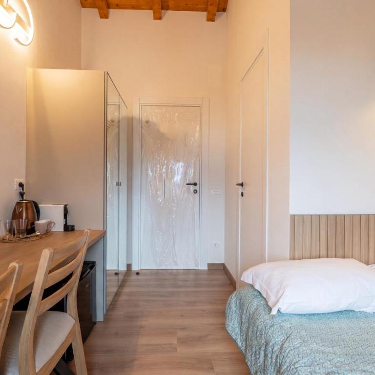 Lakeview apartments by GardaDoma - Camera Matrimoniale Piccola - 2