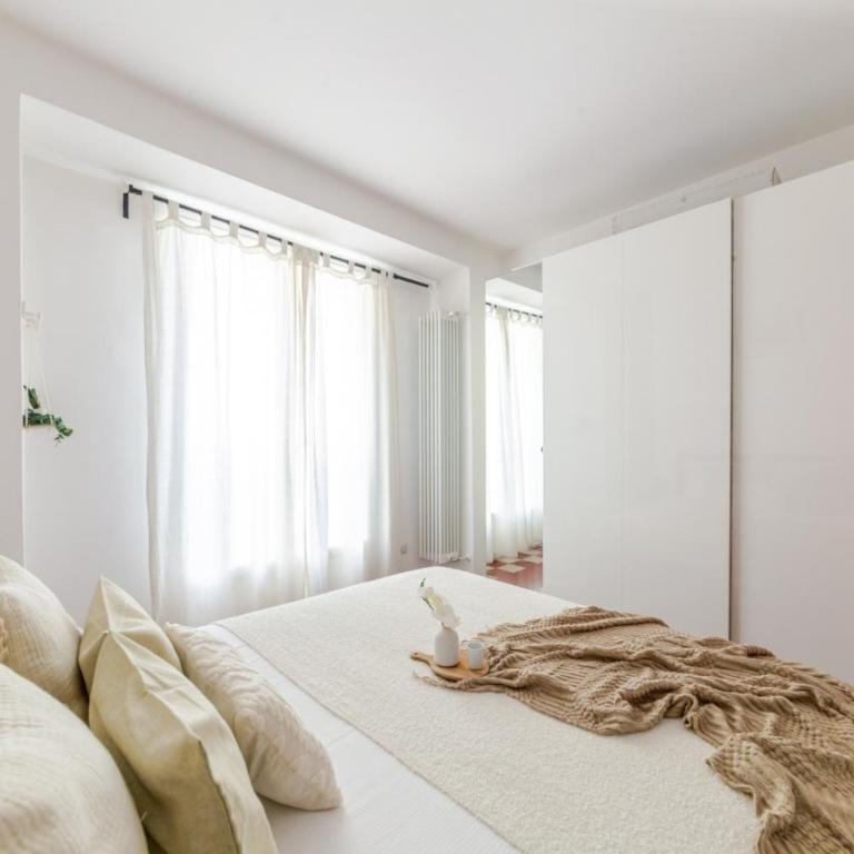 Characteristic one bedroom Apartment Columns of San Lorenzo - Appartement 2 Chambres - 2