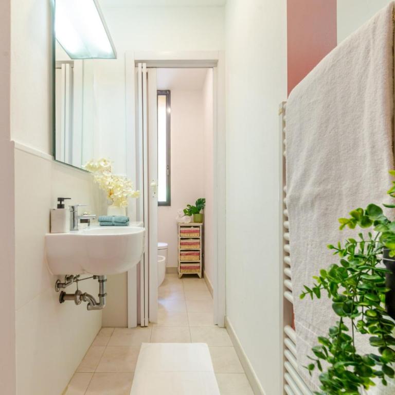 Characteristic one bedroom Apartment Columns of San Lorenzo - Appartement 2 Chambres - 30