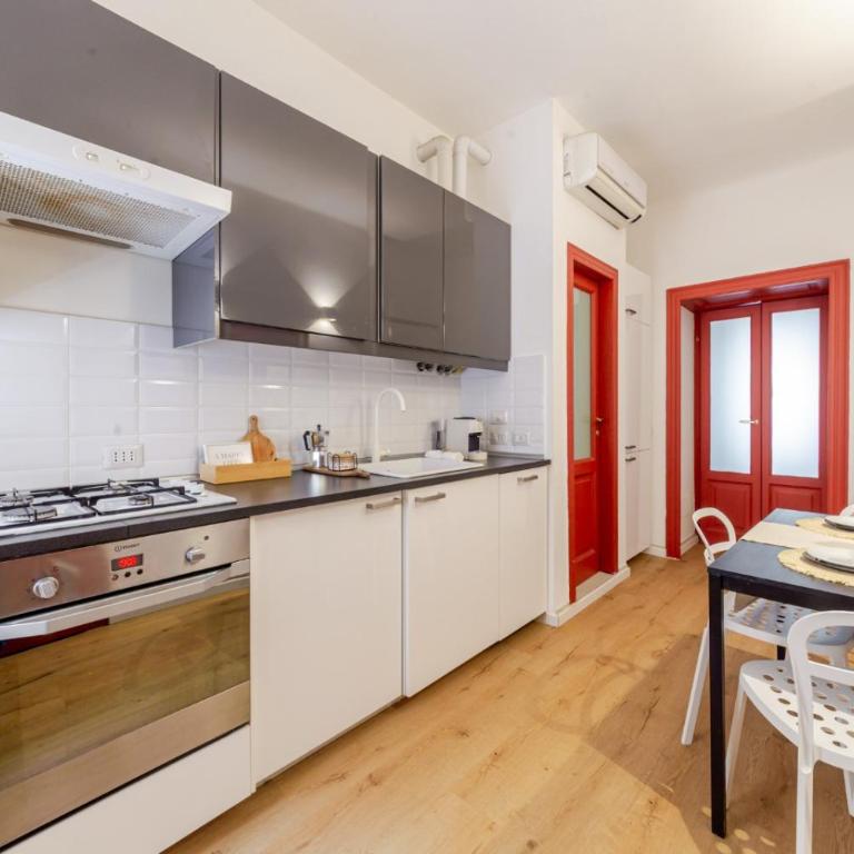 Characteristic one bedroom Apartment Columns of San Lorenzo - Appartement 2 Chambres - 41