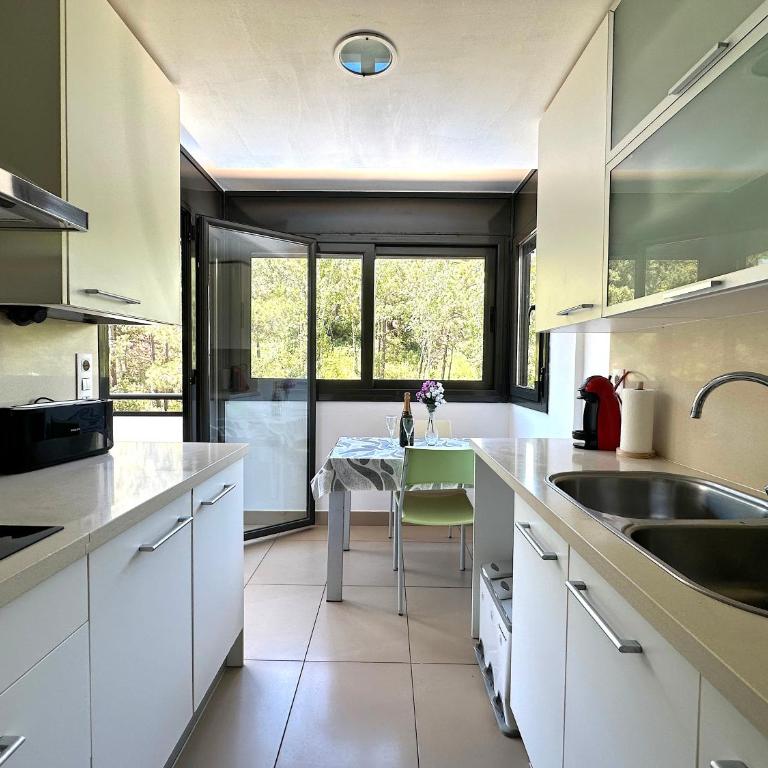 LETS HOLIDAYS Quiet Apartment With Pool in Tossa 2 - Apartamento de 2 dormitorios - 7