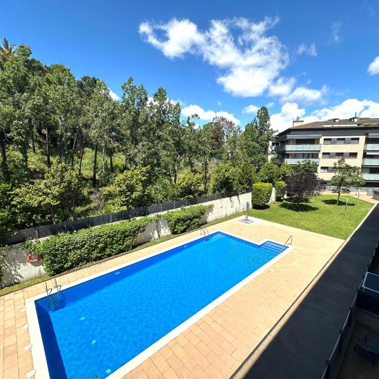 LETS HOLIDAYS Quiet Apartment With Pool in Tossa 2 - Apartamento de 2 dormitorios - 2