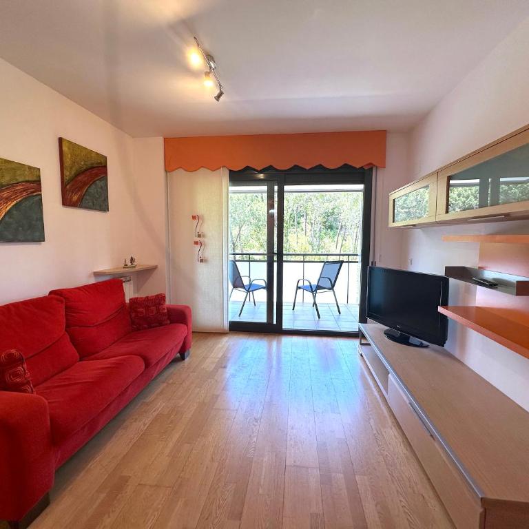 LETS HOLIDAYS Quiet Apartment With Pool in Tossa 2 - Apartamento de 2 dormitorios - 4