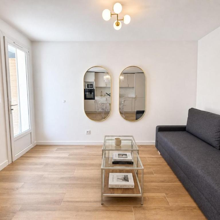L'Esterel Appartements Plage 450m & Gare Saint-Raphael 950m - One-Bedroom Apartment with Terrace - 1