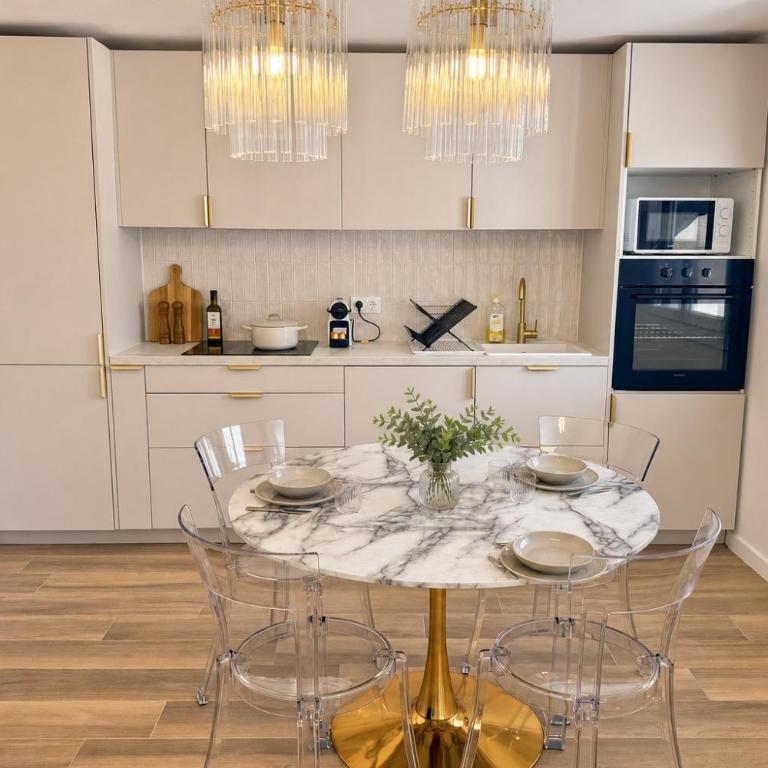 L'Esterel Appartements Plage 450m & Gare Saint-Raphael 950m - One-Bedroom Apartment with Terrace - 5