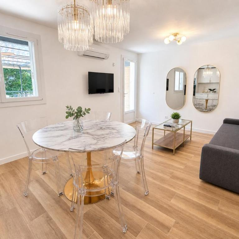 L'Esterel Appartements Plage 450m & Gare Saint-Raphael 950m - One-Bedroom Apartment with Terrace - 8