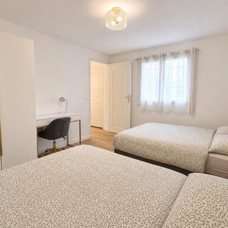 L'Esterel Appartements Plage 450m & Gare Saint-Raphael 950m - One-Bedroom Apartment with Terrace - 12