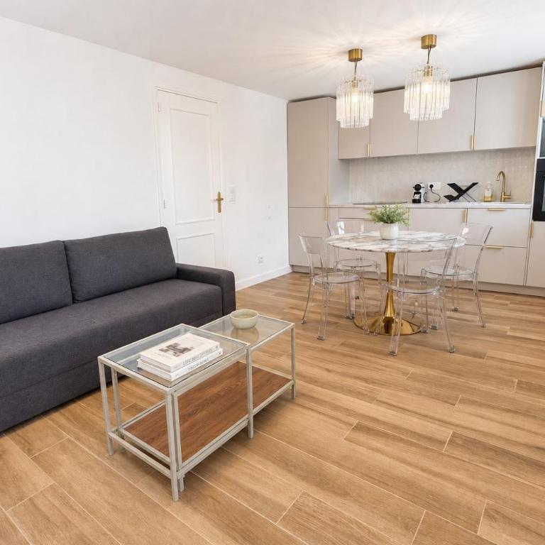 L'Esterel Appartements Plage 450m & Gare Saint-Raphael 950m - One-Bedroom Apartment with Terrace - 15