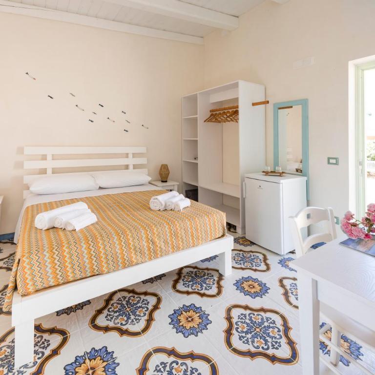 Tenuta Monsalvato - Camera Matrimoniale con Bagno Privato - 8