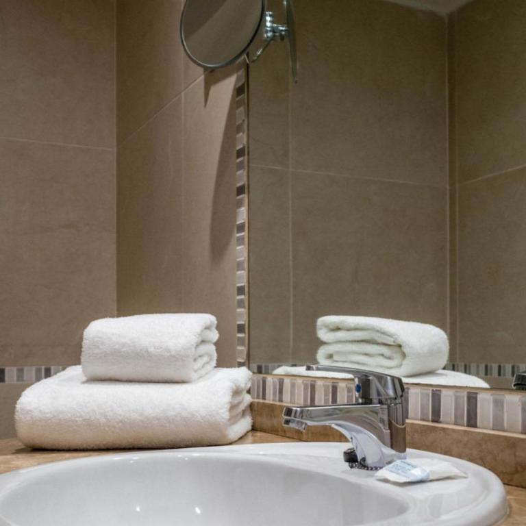 Eden Roc Hotel & Spa by Brava Hoteles - Habitación Familiar Confort - 3