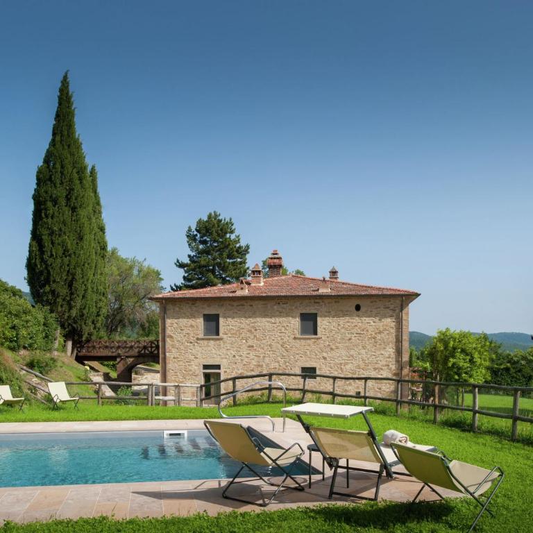 Villa in Tuscany with Organic Wine Estate - Six-Bedroom Villa - 1