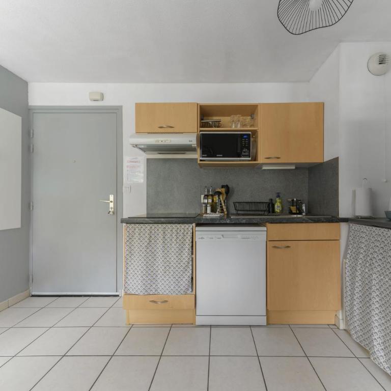 Le Petit Réservoir - Parking & Terrasse - Appartement 3 Chambres - 25