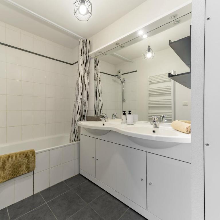 Le Petit Réservoir - Parking & Terrasse - Appartement 3 Chambres - 28