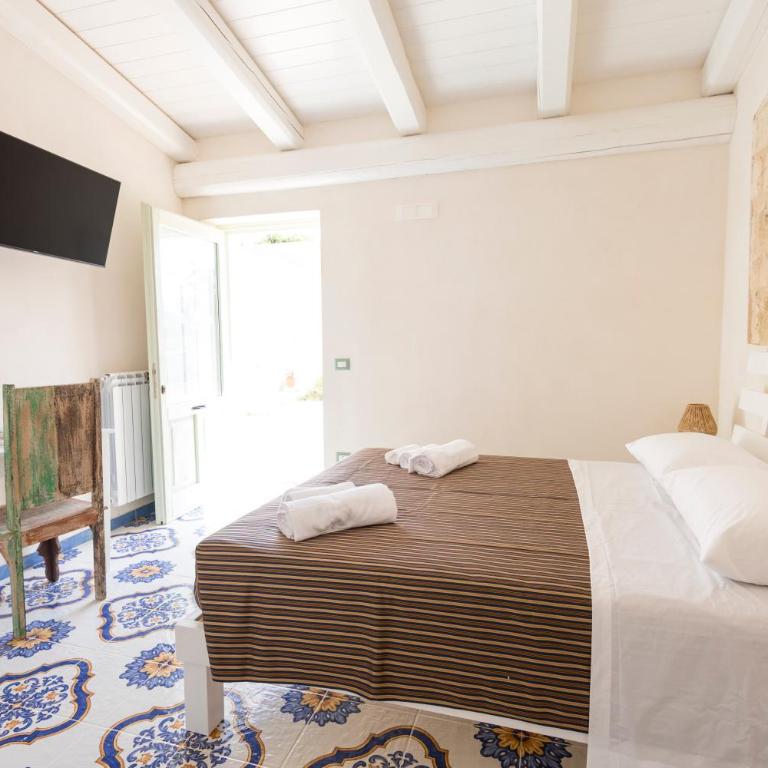 Tenuta Monsalvato - Camera Matrimoniale con Bagno Privato - 1