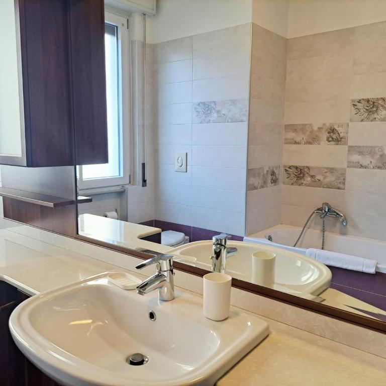 Ganymede Apartment by Quokka 360 - A Short Walk from Como Borghi Station - Appartamento con 3 Camere da Letto - 17