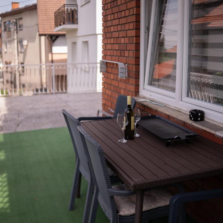 Apartmani ELEGANCE Tuzla - Apartman sa 3 Spavaće Sobe - 14