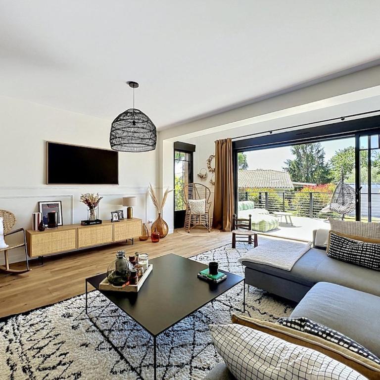 Magnifique maison, spacieuse, à 3mn du Lac - Villa - 12