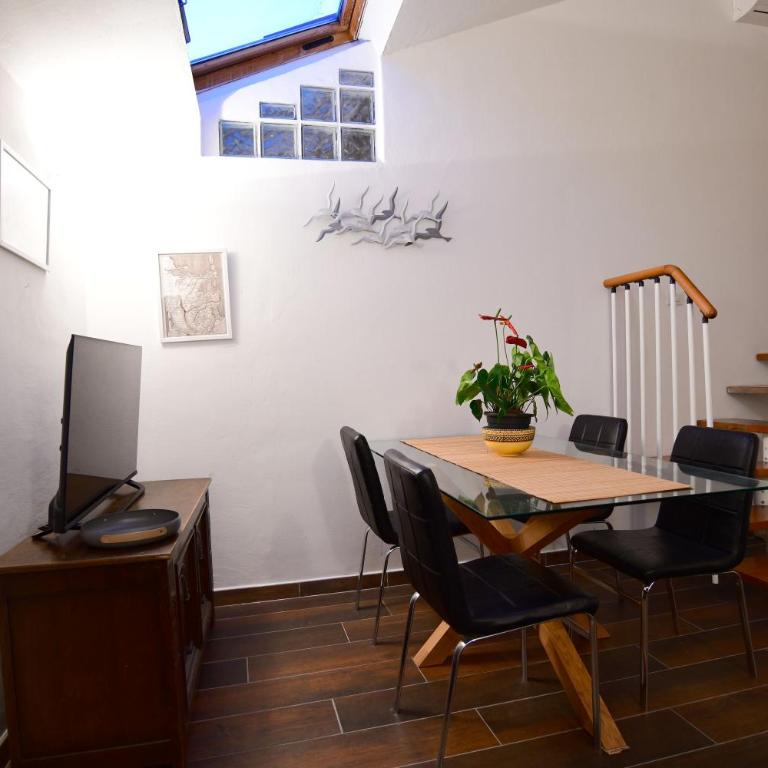 GuestHost - Mansarda San Vitale Charming Studio - Monolocale - 4