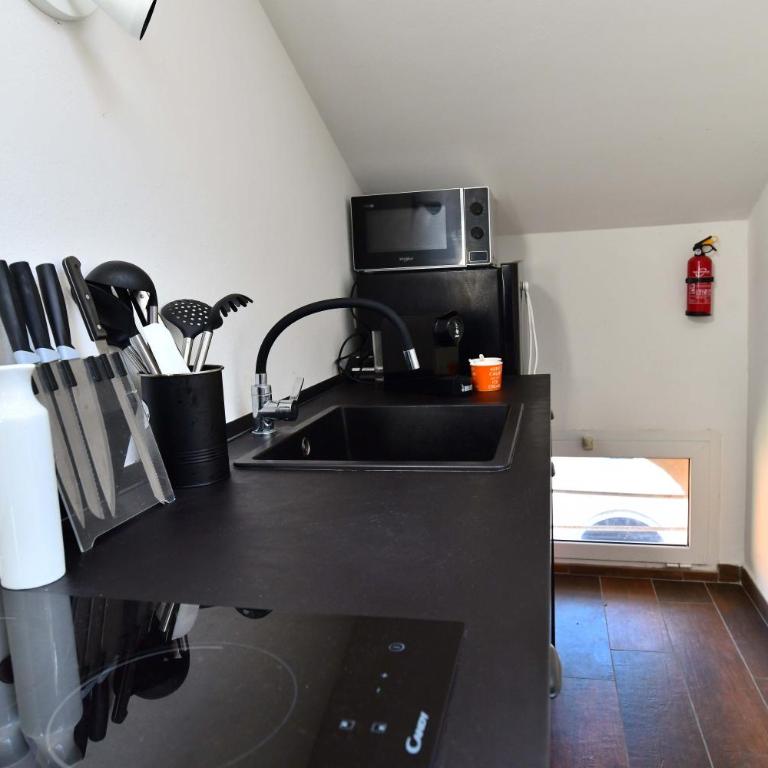 GuestHost - Mansarda San Vitale Charming Studio - Monolocale - 9