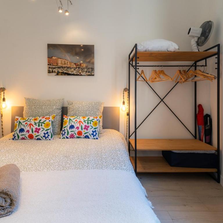 Old Town Nice, 2 bedrooms & 2 bathrooms,Quiet, AC for 4 people - Appartement 2 Chambres - Vue sur Ville - 28