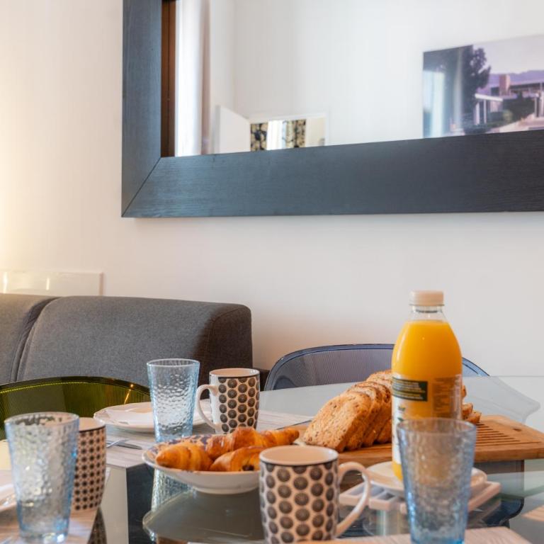 Old Town Nice, 2 bedrooms & 2 bathrooms,Quiet, AC for 4 people - Appartement 2 Chambres - Vue sur Ville - 30