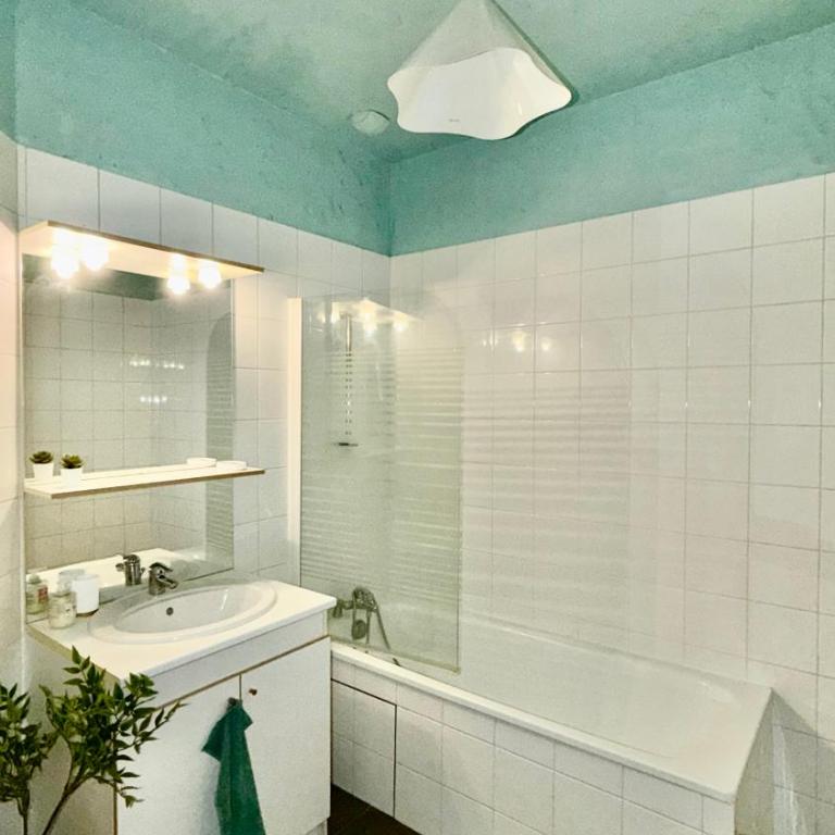 APPART CALME proche de la GARE - Appartement 1 Chambre - 25