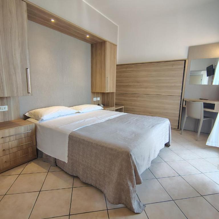 Albergo Roma Spiaggia - Doppelzimmer mit Balkon - 5