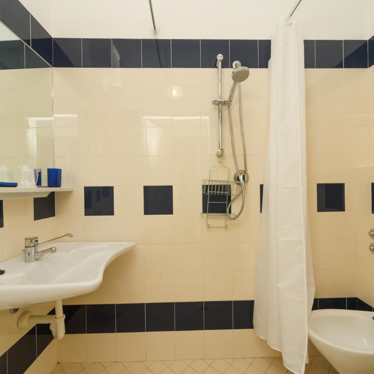 Albergo Roma Spiaggia - Doppelzimmer mit Balkon - 6