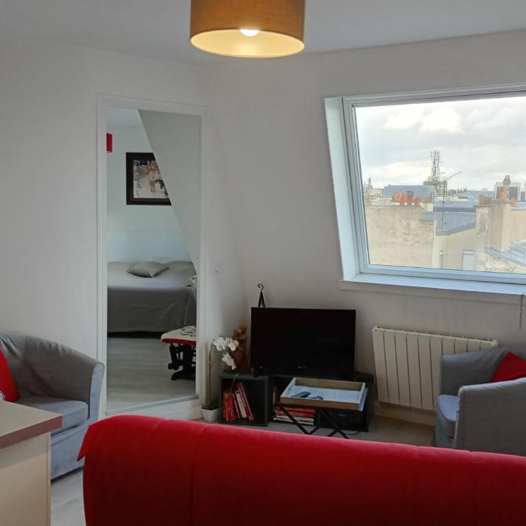 Joli T2 situé face au Square Montholon - Appartement - 1