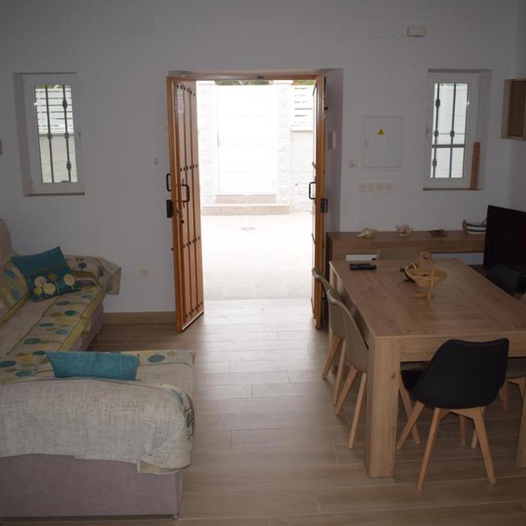 Casa unifamiliar a 10 pasos de la arena con parking - Casa - 17