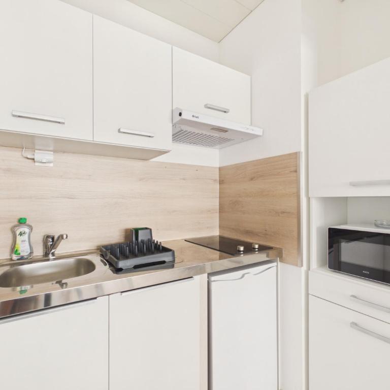 Mer a 50 m, appart pour 3 adultes 1 enfant - Apartment - 4