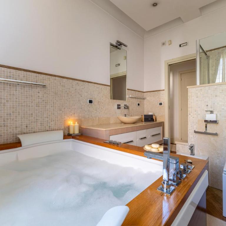 Madame Suites Rome - Appartamento con 2 Camere da Letto e Balcone - 11