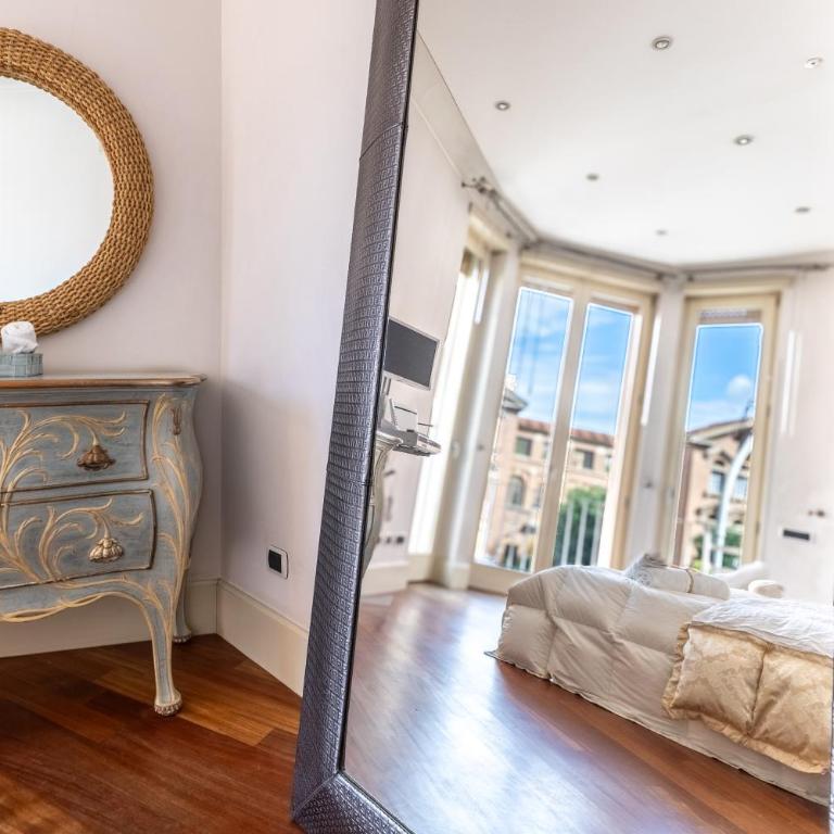 Madame Suites Rome - Appartamento con 2 Camere da Letto e Balcone - 26