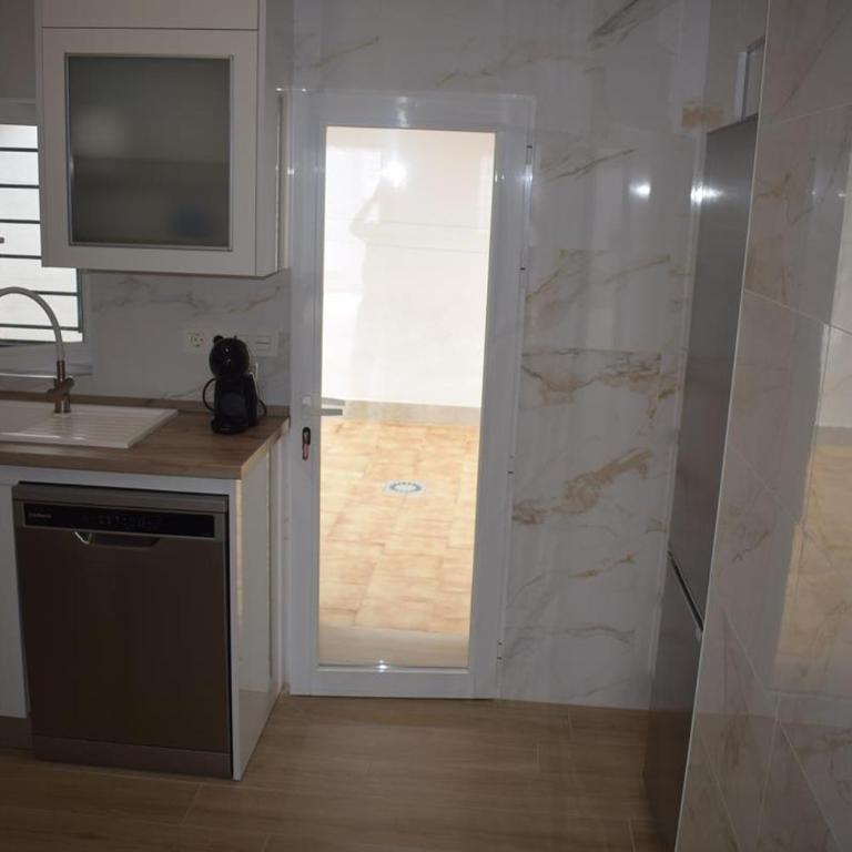 Casa unifamiliar a 10 pasos de la arena con parking - Casa - 34