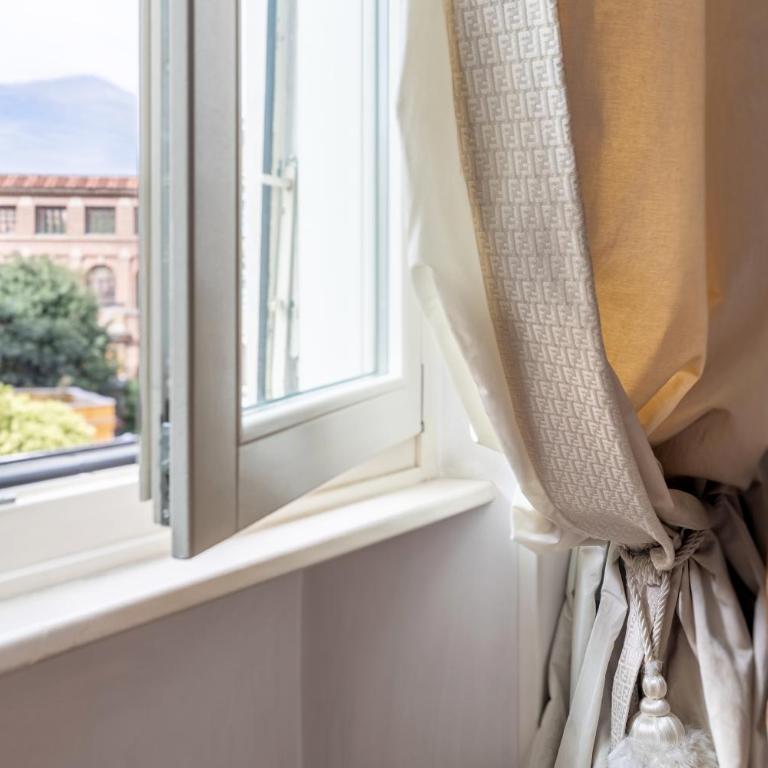 Madame Suites Rome - Appartamento con 2 Camere da Letto e Balcone - 9