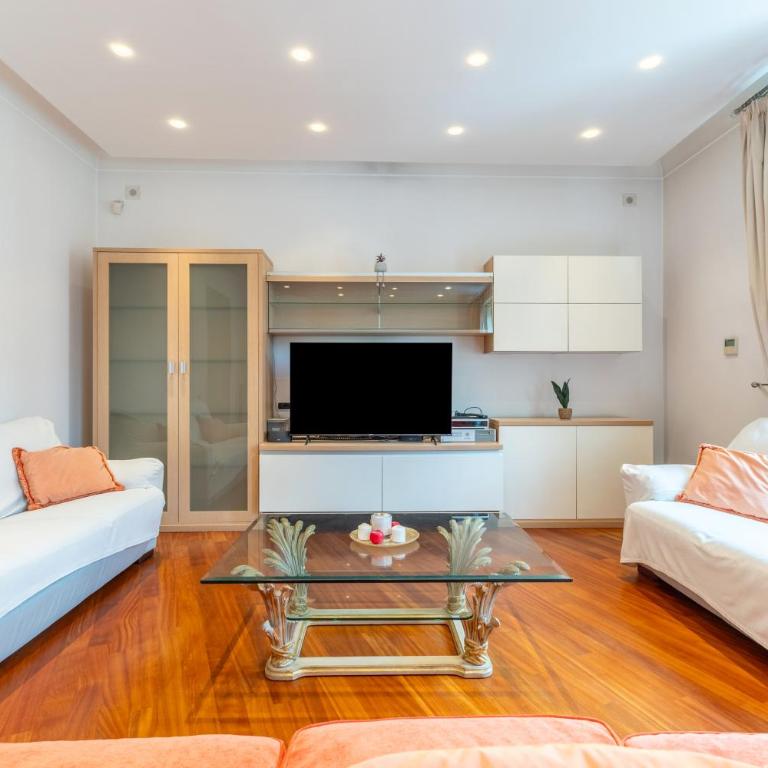 Madame Suites Rome - Appartamento con 2 Camere da Letto e Balcone - 3