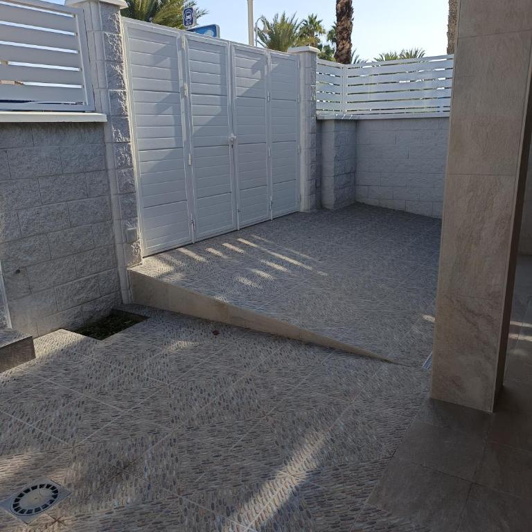 Casa unifamiliar a 10 pasos de la arena con parking - Casa - 14