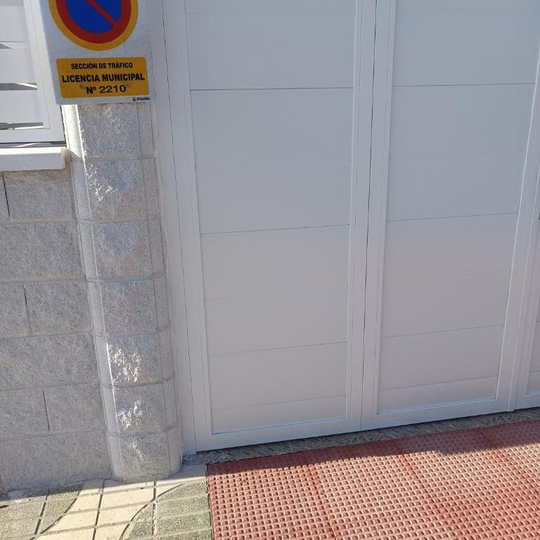 Casa unifamiliar a 10 pasos de la arena con parking - Casa - 64