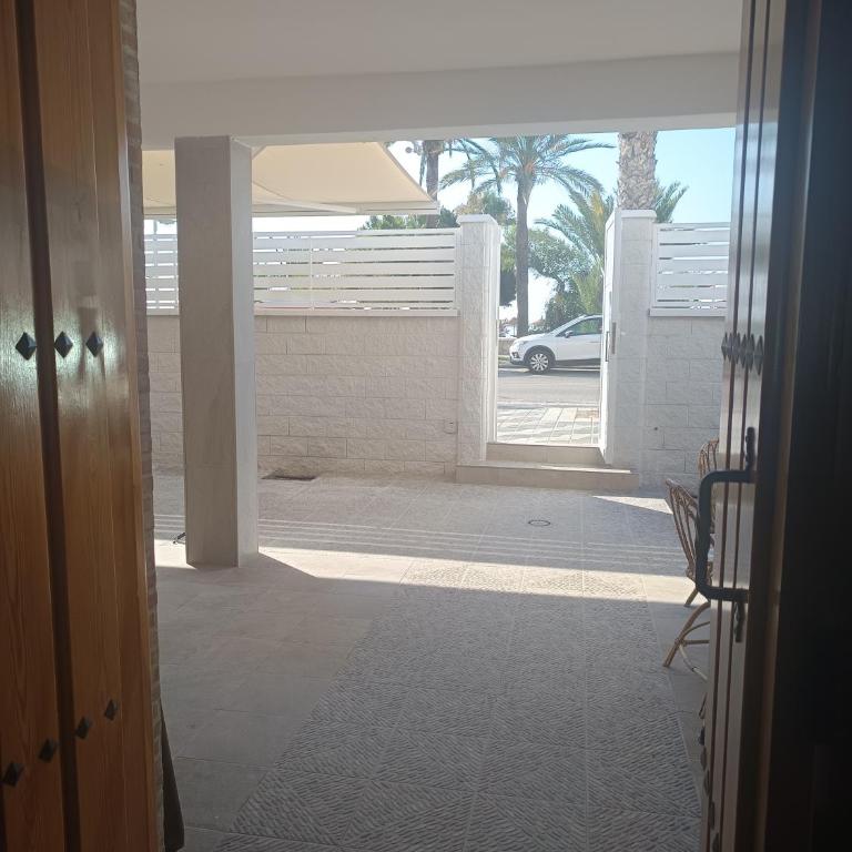 Casa unifamiliar a 10 pasos de la arena con parking - Casa - 16