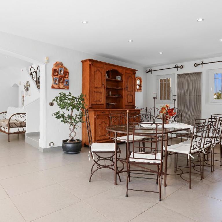 Villa avec piscine au soleil d'Azur - Six-Bedroom House - 8
